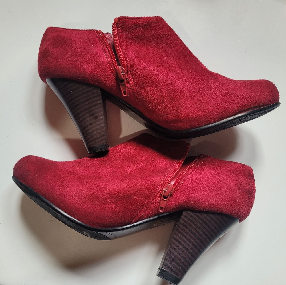 Women's Red Suede Heeled Shoes, EXCELLENT USED CONDITION, Only Worn Twice